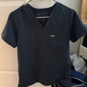 FIGS Catarina one pocket scrub top